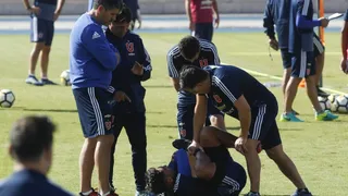 Gonzalo Jara salió por precaución de la práctica de la U