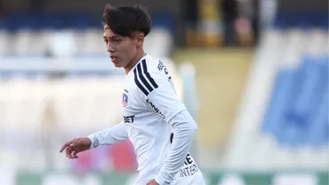 Colo Colo blinda a su joya: Rodrigo Catalán firmó su primer contrato con los albos