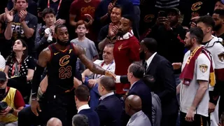 El enorme gesto de LeBron James en la final de la NBA