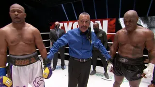 Mike Tyson fue dominante en su retorno al boxeo y protagonizó entretenido empate en exhibición con Roy Jones Jr.