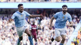 Así se vio la invasión de hinchas del City en el Estadio Etihad para festejar el título de la Premier