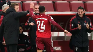 ¡Descomunal! Lewandowski alcanzó 300 goles en la Bundesliga con un triplete a Colonia