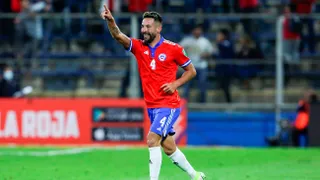 La tajante respuesta del DT de Independiente sobre Mauricio Isla