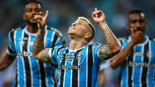 Yeferson Soteldo anotó su primer tanto en Gremio en un partido en que hubo gol de arquero