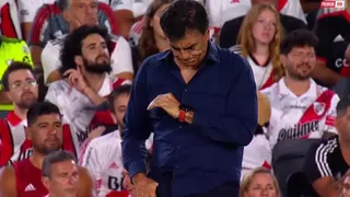 “Papelón”: Hinchas destrozaron a Quinteros por goleada de River a Vélez