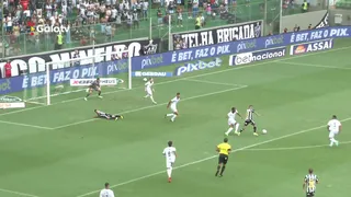 Eduardo Vargas anotó un golazo para Atlético Mineiro ante Patrocinense