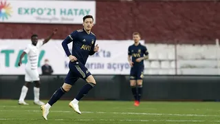 Mesut Ozil debutó en ajustado triunfo de Fenerbahce en Turquía