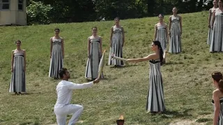 París 2024: Así fue el emocionante encendido de la llama olímpica en Atenas