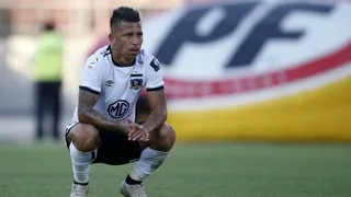 Leonardo Valencia conectó un centro de Bolados y abrió el marcador sobre U. de Concepción