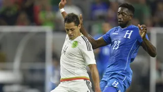 “Chicharito” Hernández se fracturó la clavícula derecha y no jugará Copa de Oro con México