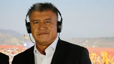 Claudio Borghi: Messi juega a otro deporte