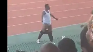 La obscena celebración de un DT en Tanzania que le significó un castigo de seis meses