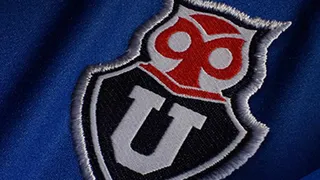 Sitio inglés ubicó el escudo de U. de Chile como uno de los 10 peores del mundo