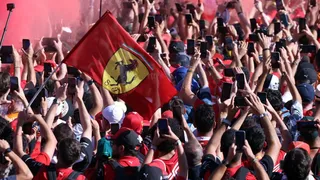 Verstappen sumó su quinto triunfo en fila y saborea el título de Fórmula 1