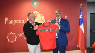 Pablo Milad intercambió camisetas con el presidente de la federación de Marruecos