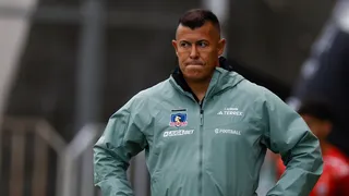 Primeras diferencias: La “preocupación” del plantel de Colo Colo con Jorge Almirón