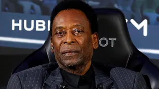 Pelé regresó a Brasil y nuevamente fue hospitalizado