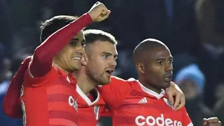 River Plate goleó a Banfield y se afirmó en la cima de la liga de Argentina