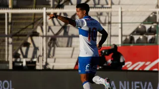 Felipe Gutiérrez ingresó y demoró solo tres minutos en anotar el empate para la UC