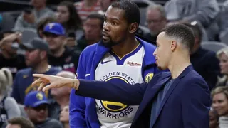 Stephen Curry resultó ileso tras doble colisión a su vehículo