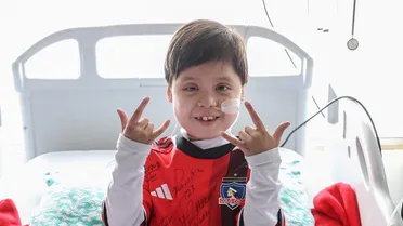 Jugadores de Colo Colo visitaron hospital de niños por el programa “Conoce a tu Estrella”