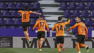 Fabián Orellana ingresó en los últimos minutos en la derrota de Real Valladolid ante Valencia
