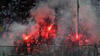 Detienen a seis miembros de la Garra Blanca que lanzaron fuegos artificiales a hinchas de la U