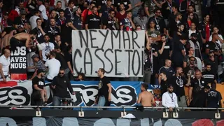 Hinchada de Paris Saint-Germain estalló contra Neymar y pidió su salida