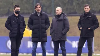 Un sonriente Arturo Vidal comandó la última práctica de Inter en la previa de su desafío ante Liverpool