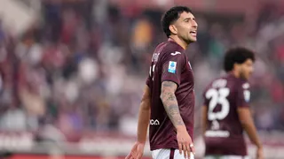 Guillermo Maripán sufrió con un gol anulado en la derrota de Torino ante Fiorentina en Serie A
