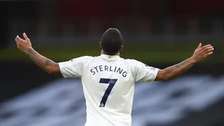 Raheem Sterling dejó parado al arquero en el gol de Manchester City a Arsenal en la Premier