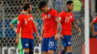 Bayer Leverkusen confirmó que Charles Aránguiz se perderá los amistosos de la Roja por lesión