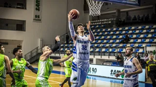 Nicolás Carvacho dio el primer paso a la final en el baloncesto búlgaro
