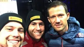 Chilenos Fernández y Riquelme posaron con Sebastien Ogier a horas del Rally de Suecia
