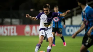 Huachipato se estrelló ante Fénix y quedó comprometido en la Copa Sudamericana
