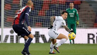 Nicolas Viola anotó un golazo de taco en el empate de Benevento contra Bologna de Gary Medel