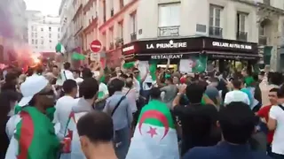 Hinchas festejaron con locura en París el gol de Argelia en la final de la Copa Africana