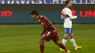 Jimmy Martínez sacó un misilazo de zurda y puso en ventaja a La Serena sobre la UC