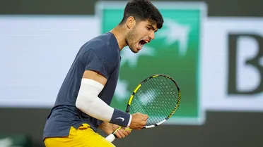 Carlos Alcaraz no quiere ser menos y pisa fuerte en Roland Garros