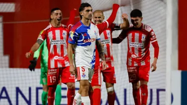 Un regalo: el tremendo error defensivo de U de Chile que permitió un gol a La Calera