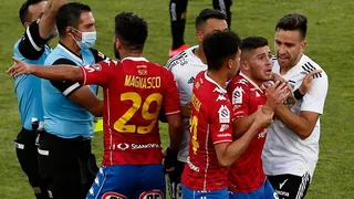 El lapidario informe de Piero Maza contra Víctor Méndez: Realiza un gesto provocativo