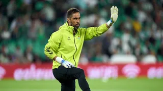 Claudio Bravo fue titular en empate de Betis ante Inter de Milán