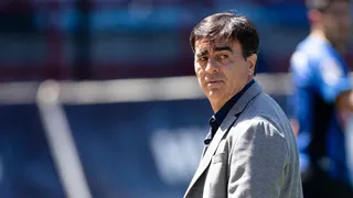 El nombre de Gustavo Quinteros suma adherentes entre históricos de la Roja para asumir la selección