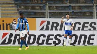 Universidad Católica golpeó primero ante Gremio con un zurdazo de Fernando Zampedri