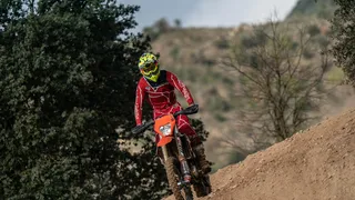 Matteo de Gavardo sigue creciendo en Mundial de Moto Enduro en Portugal