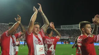 Unión Santa Fe derrotó a Platense y quedó puntero en la liga argentina
