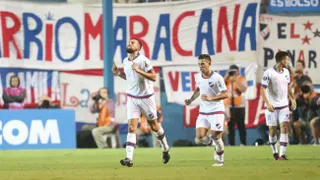 Nacional de Uruguay y Atlético Tucumán golearon para acercarse a octavos en Copa Libertadores