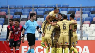 Marco Collao y Manuel López lideraron el paso de Antofagasta a octavos de Copa Chile