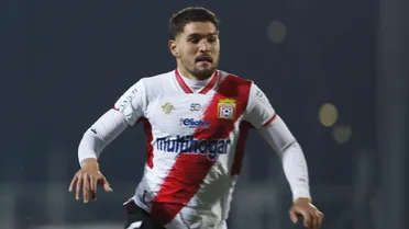 Deportes Iquique se reforzó con el mediocampista uruguayo Agustín Nadruz