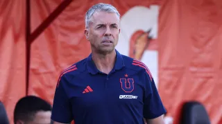 Gustavo Álvarez no deja nada al azar: inédita medida para evitar más lesiones en la U de Chile